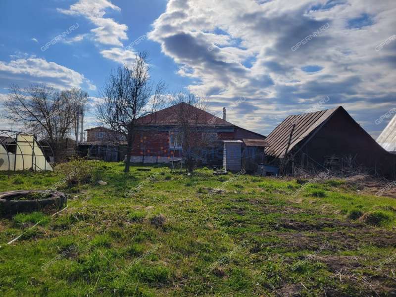 дом на Центральной улице село Абабково