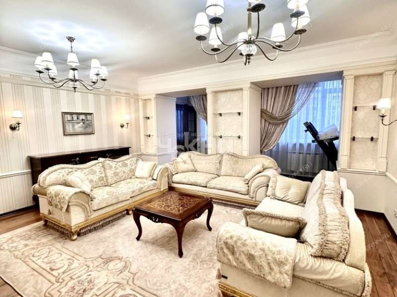 трёхкомнатная квартира на улице Коминтерна дом 139