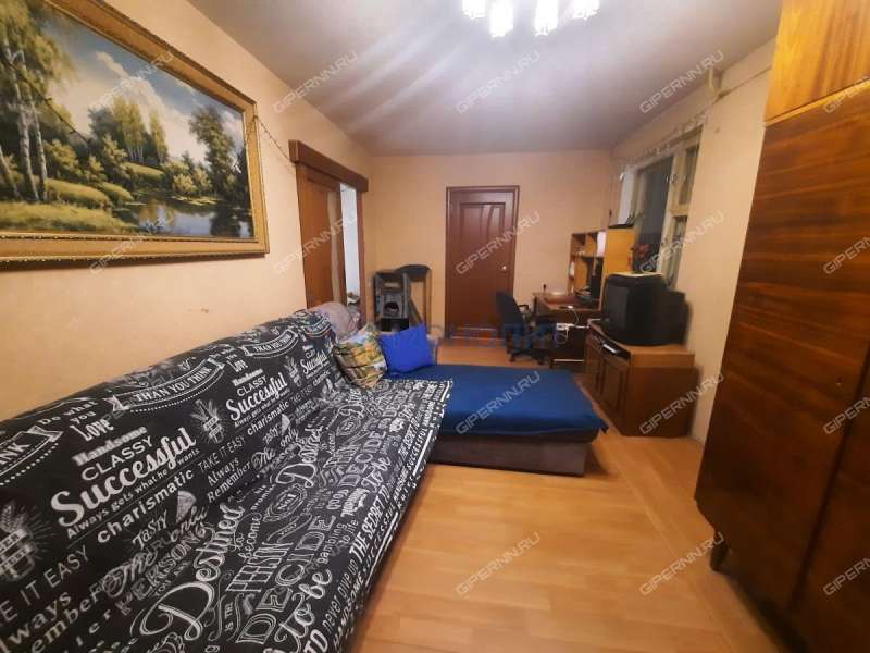 трёхкомнатная квартира на Светлоярской улице дом 40