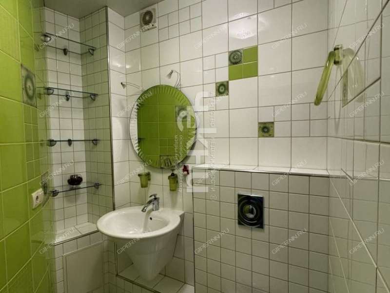 трёхкомнатная квартира на Лукерьинской улице дом 5 город Кстово