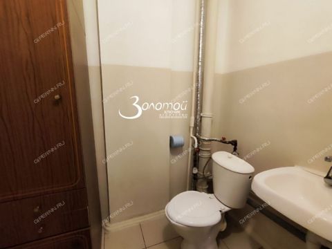 3-komnatnaya-ul-vyatskaya-d-1 фото