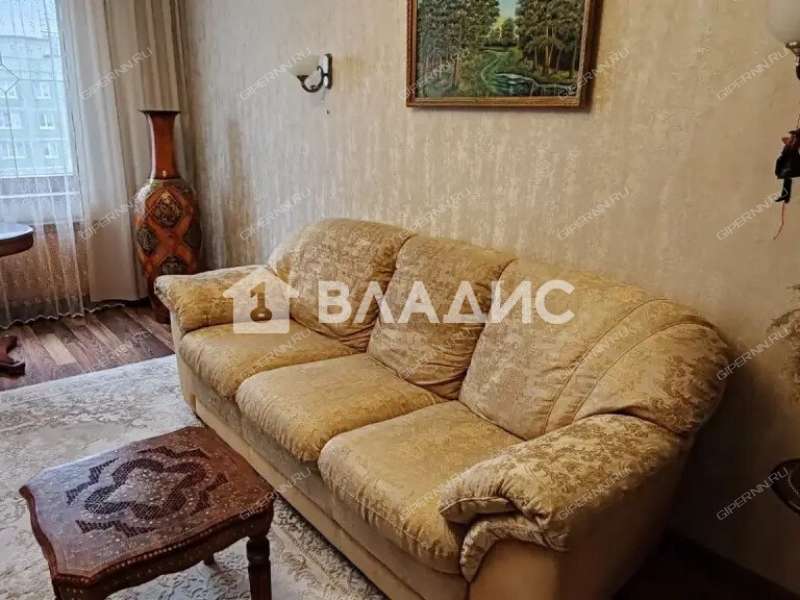 трёхкомнатная квартира на улице Маршала Казакова дом 8 к1