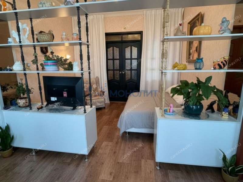 трёхкомнатная квартира на улице Страж Революции дом 4