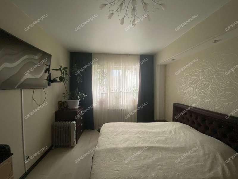 двухкомнатная квартира на бульваре 60-летия Октября дом 23 к1