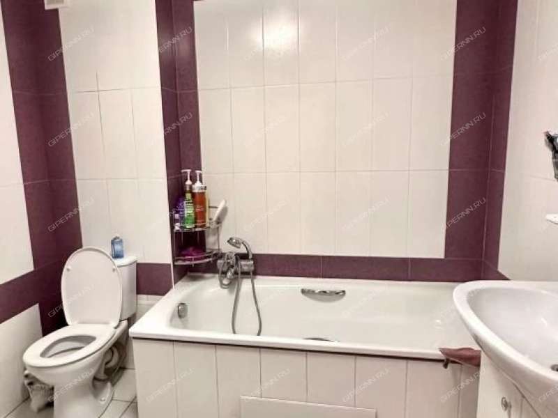 трёхкомнатная квартира на улице Строкина дом 15