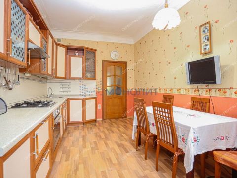 4-komnatnaya-ul-beketova-d-5 фото