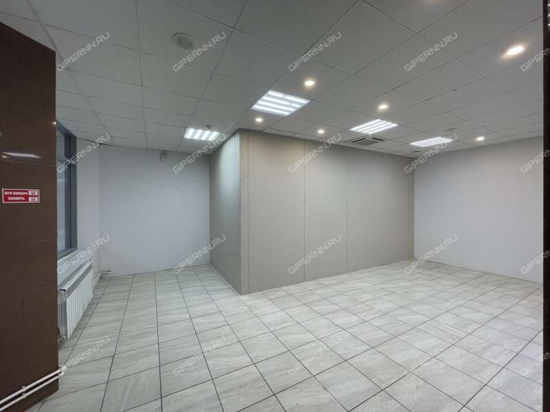 помещение под офис, торговую площадь на улице Ульянова