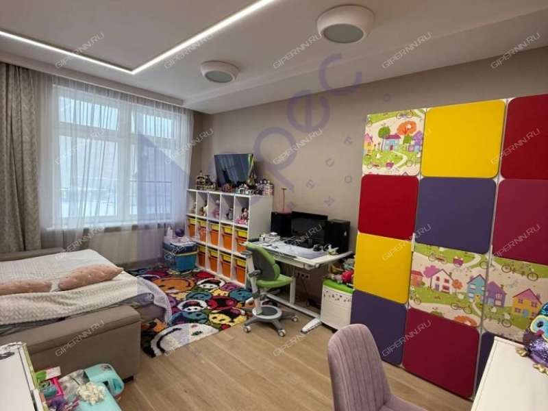 трёхкомнатная квартира на улице Максима Горького дом 77