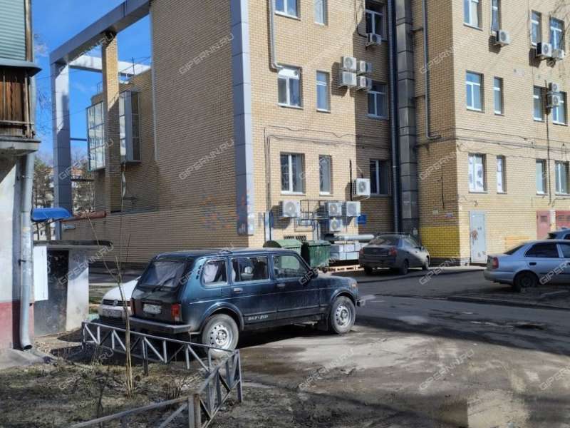 помещение под офис, торговую площадь на улице Веденяпина