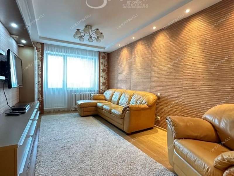 четырёхкомнатная квартира на улице Юлиуса Фучика дом 7