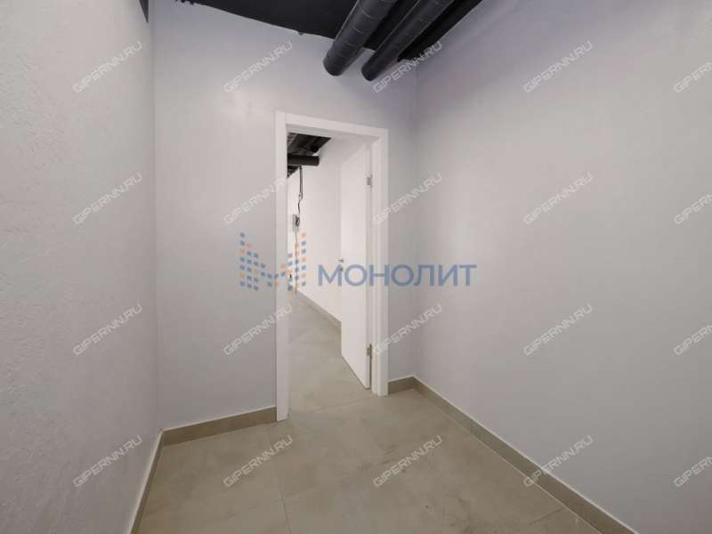 помещение под офис, торговую площадь на улице Владимира Лузянина