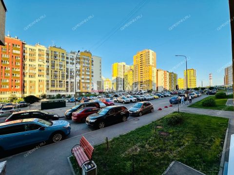 1-komnatnaya-ul-romantikov-d-3 фото