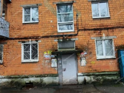 1-komnatnaya-ul-surikova-d-10 фото