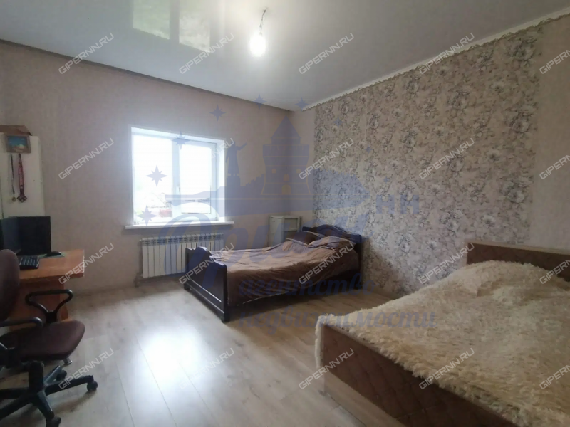 дом на Центральной улице село Криуша