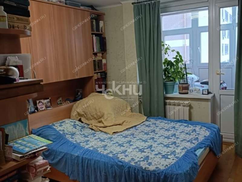 двухкомнатная квартира на улице Александра Хохлова дом 1