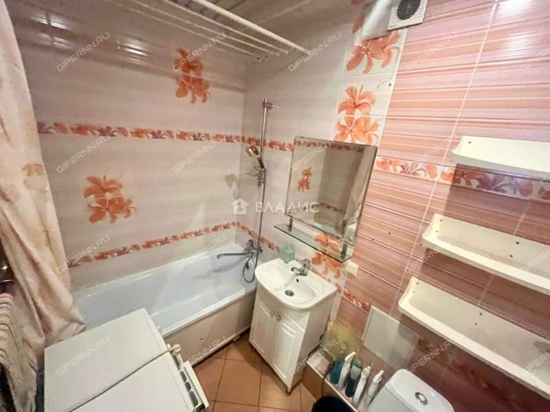 трёхкомнатная квартира на улице Маршала Голованова дом 13