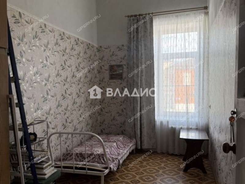 трёхкомнатная квартира на улице Чкалова дом 5
