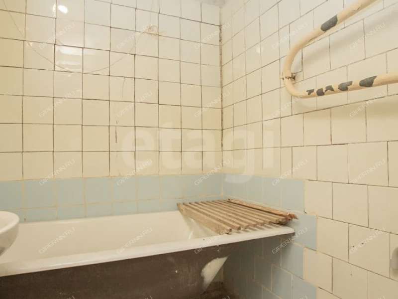 трёхкомнатная квартира на улице Маршала Голованова дом 33