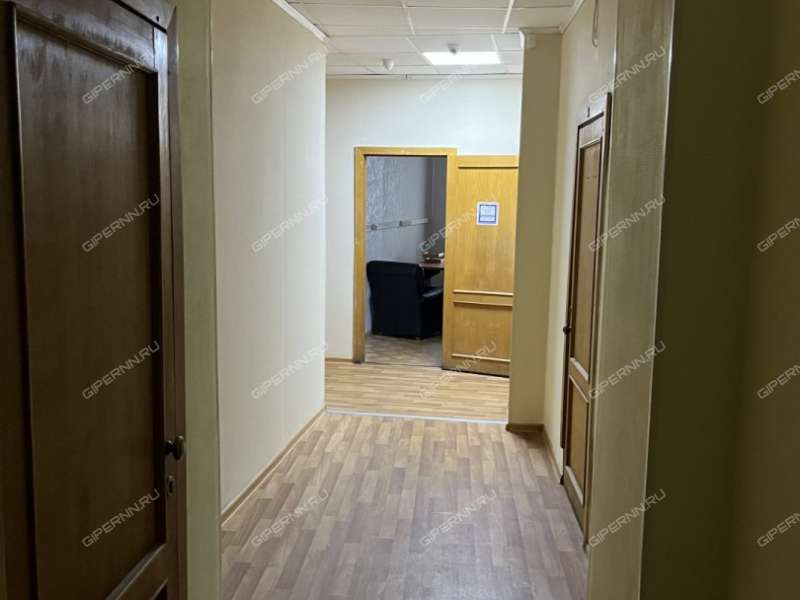 помещение под офис на площади Максима Горького