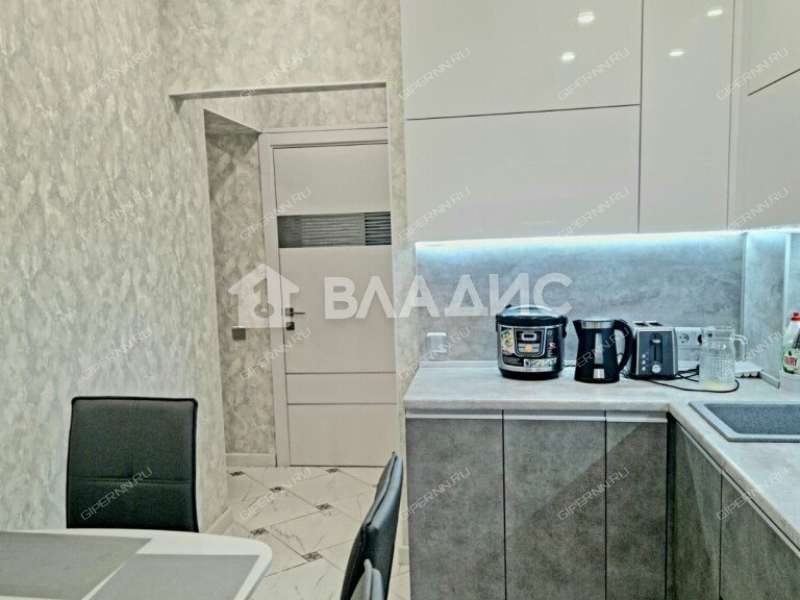 трёхкомнатная квартира на улице Белинского дом 62