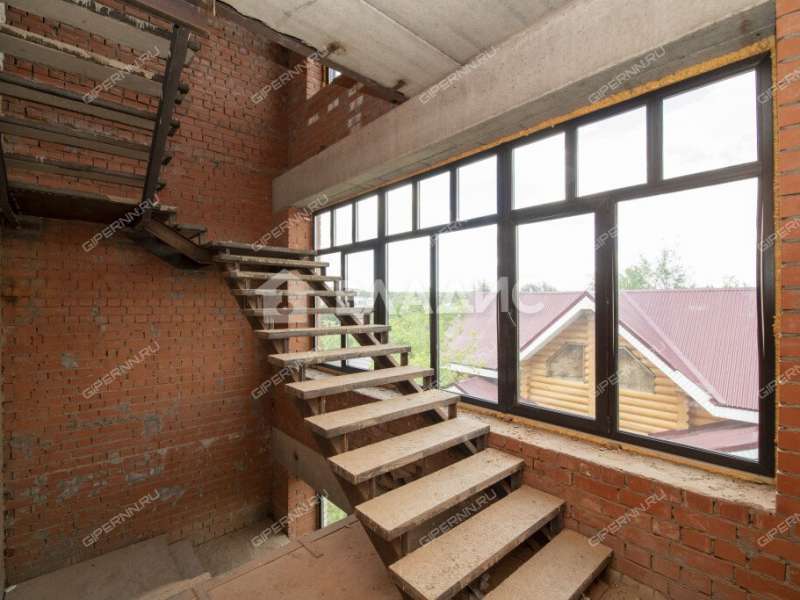 здание под офис, торговую площадь на Полевой улице