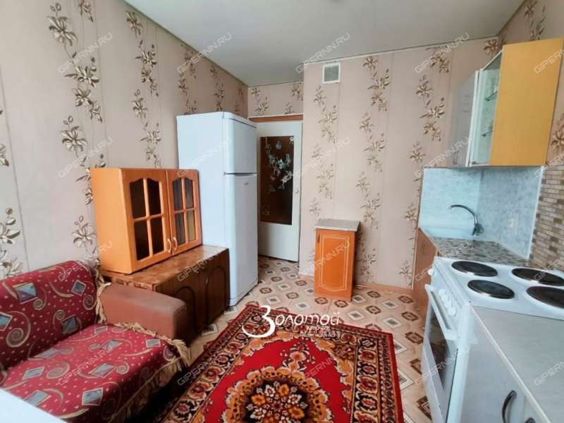 трёхкомнатная квартира на Вятской улице дом 1