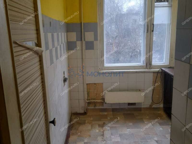 четырёхкомнатная квартира на бульваре 60-летия Октября дом 12