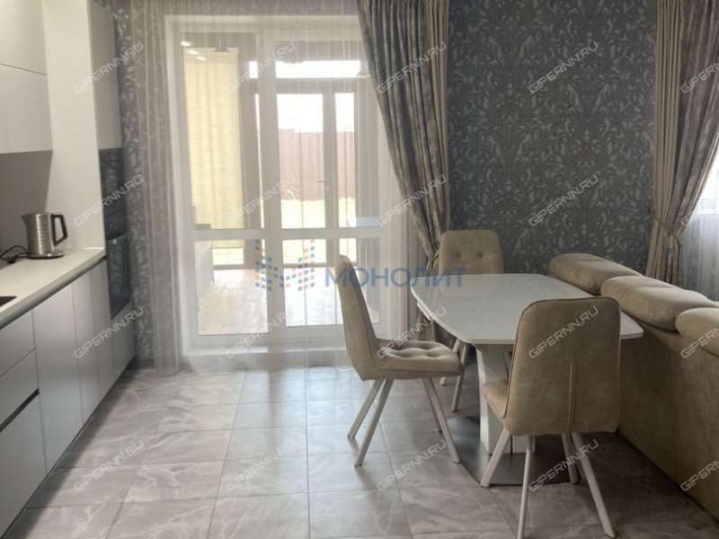 дом на улице Счастливая село Елховка