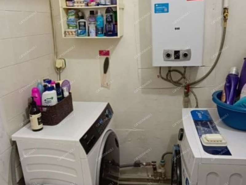 комната в доме 1 на улице Космонавта Комарова