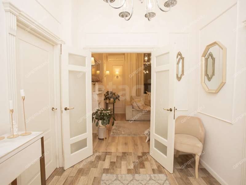 трёхкомнатная квартира на улице Июльских Дней дом 1 к2