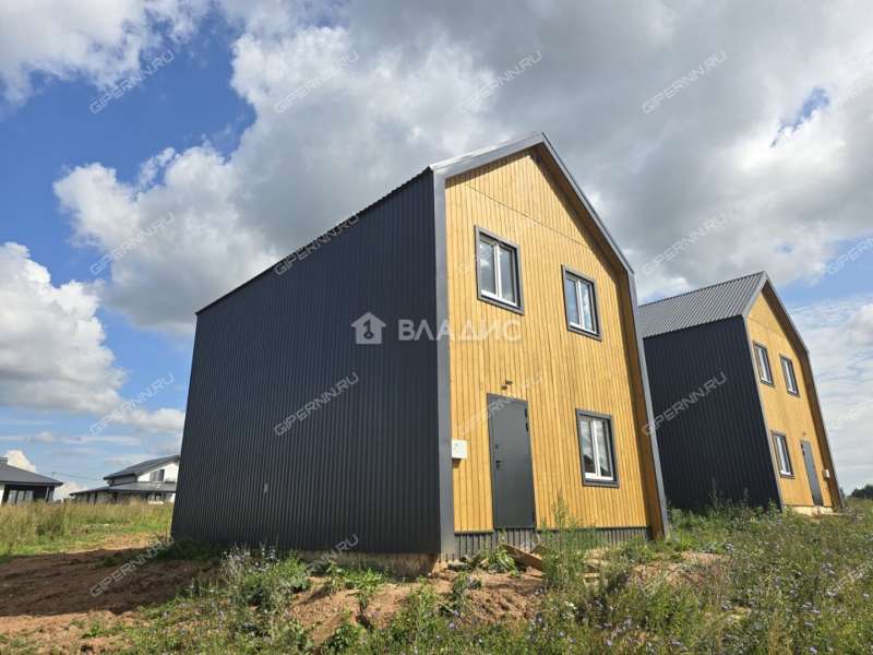 дом на улице Еловая коттеджный посёлок Клевер