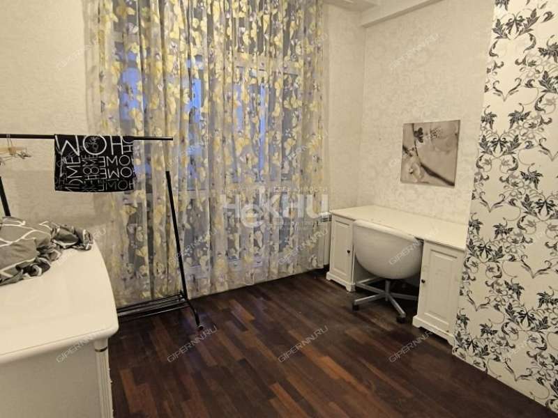 четырёхкомнатная квартира на улице Белинского дом 62