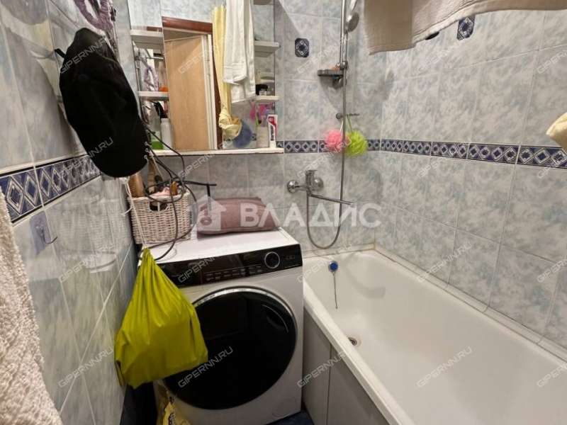 двухкомнатная квартира на улице Героя Советского Союза Усилова дом 2