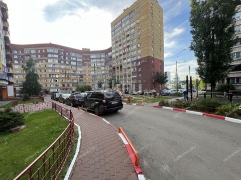 3-komnatnaya-ul-verhnepecherskaya-d-7-k2 фото
