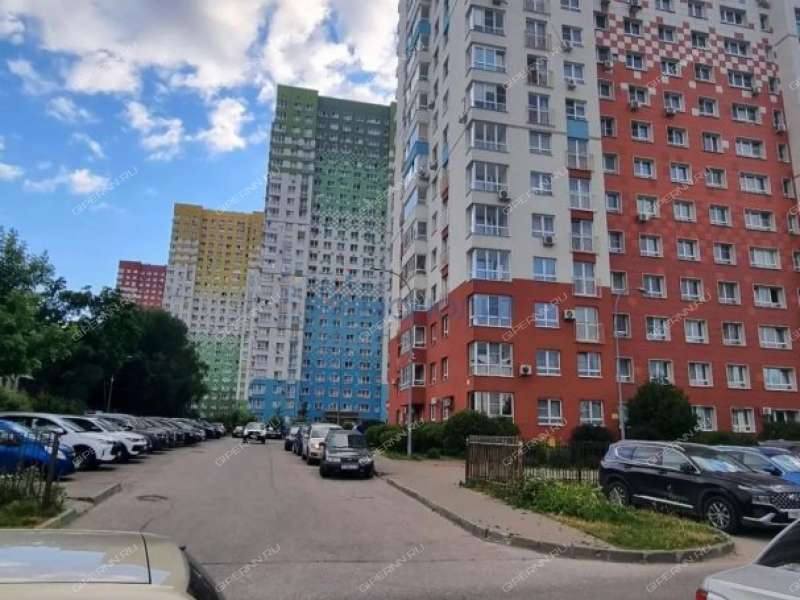трёхкомнатная квартира на проспекте Гагарина дом 99 к1