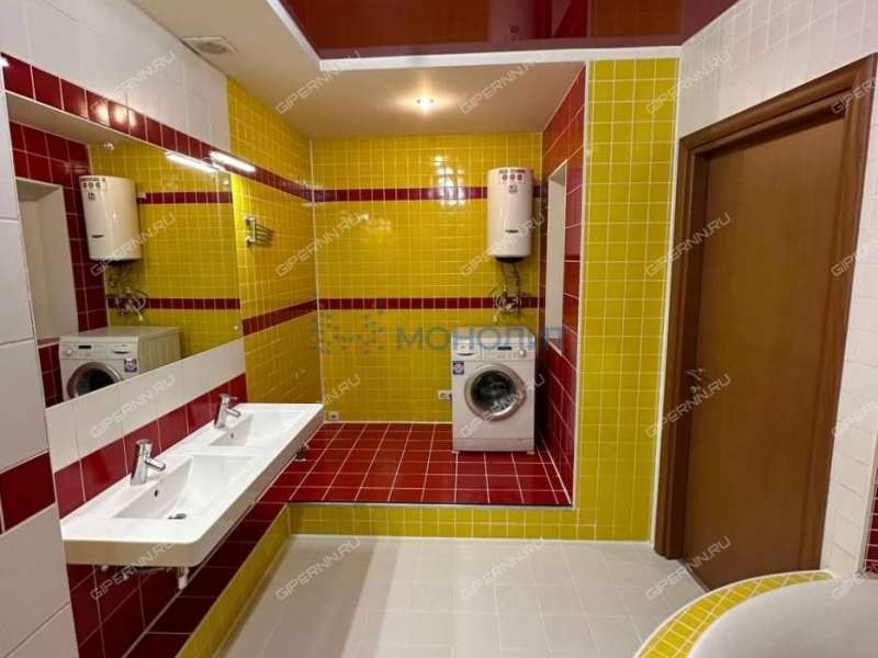 трёхкомнатная квартира на улице Коминтерна дом 127