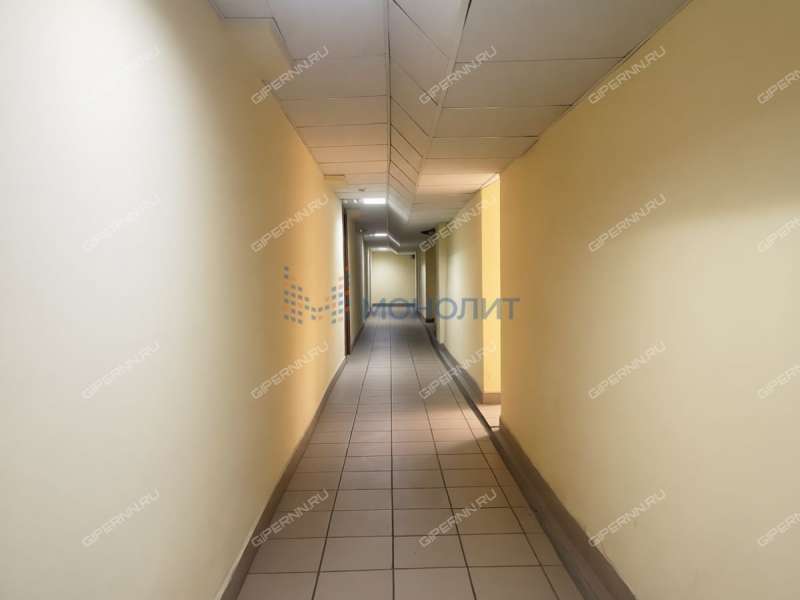 помещение под офис, торговую площадь на Комсомольской улице