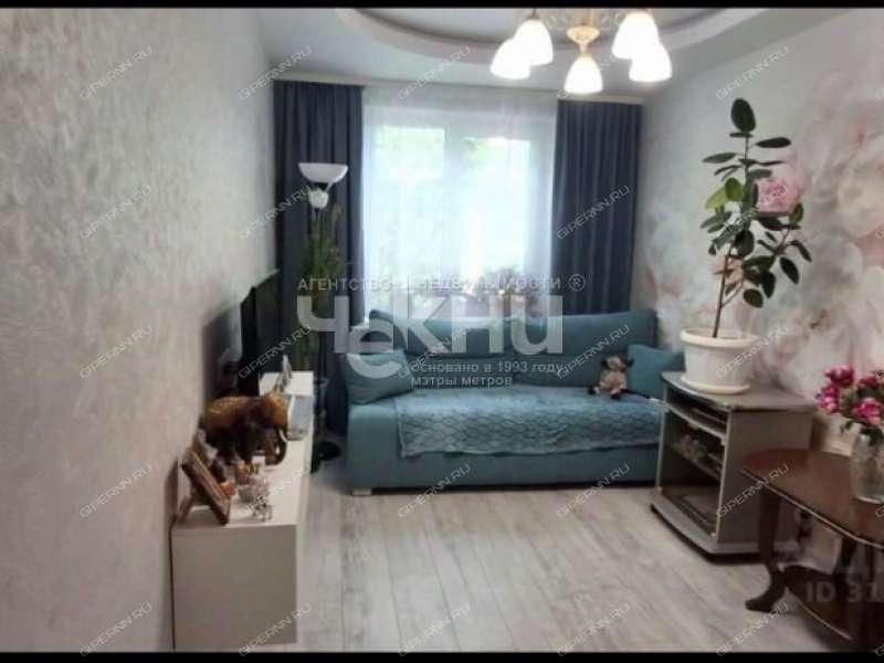 трёхкомнатная квартира на проспекте Кораблестроителей дом 32