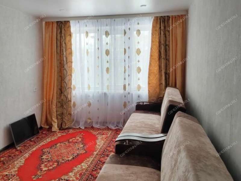 комната в доме 18 на проспекте Бусыгина