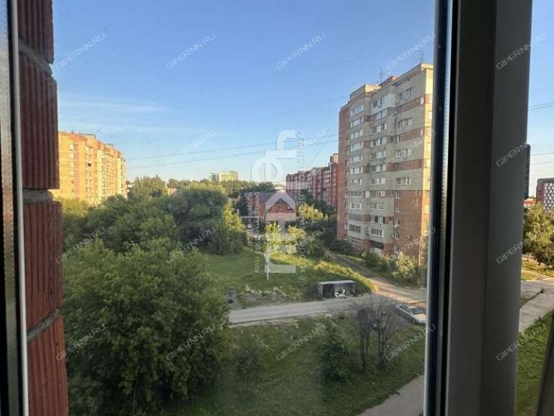 пятикомнатная квартира на улице Родионова дом 180. к.1