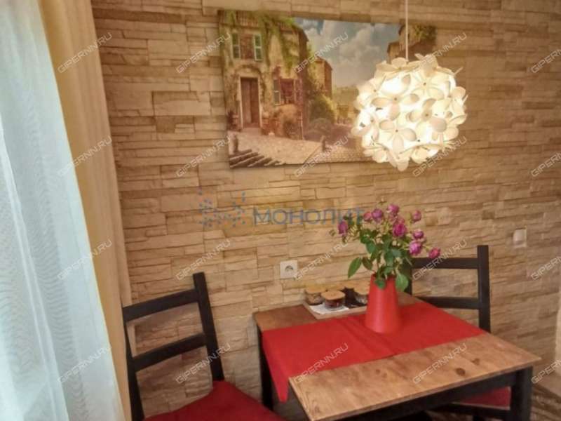 двухкомнатная квартира на улице Лескова дом 19А