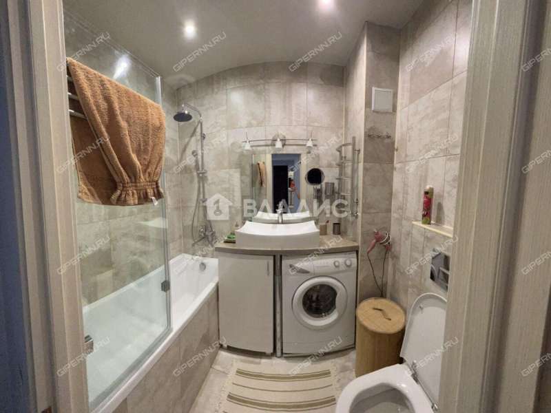 однокомнатная квартира на бульваре 60-летия Октября дом 23 к3