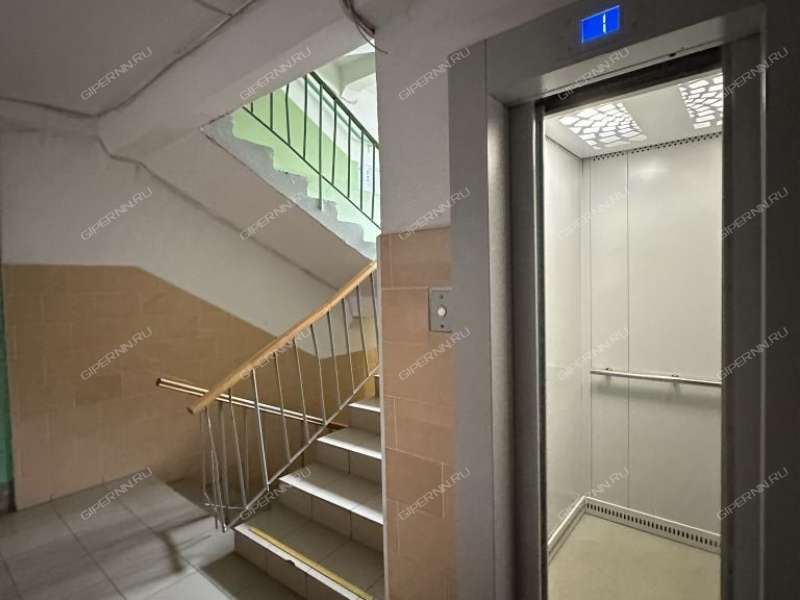 трёхкомнатная квартира на улице Строкина дом 9