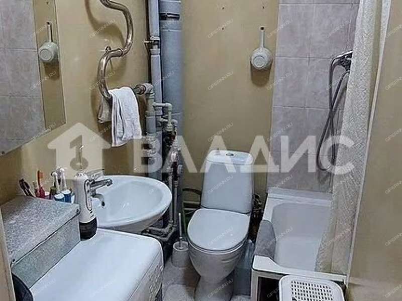 однокомнатная квартира на Бурнаковской улице дом 63