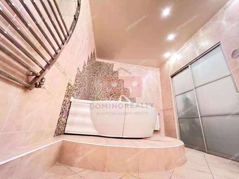 трёхкомнатная квартира на Большой Покровской улице дом 20б