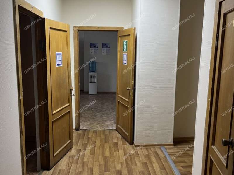 помещение под офис на площади Максима Горького
