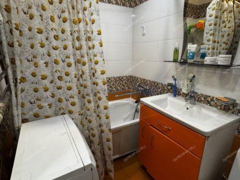 2-komnatnaya-ul-luganskaya-d-1 фото