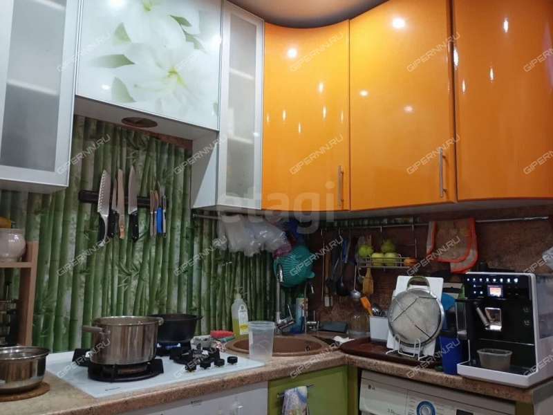 трёхкомнатная квартира на улице Героя Советского Союза Усилова дом 3