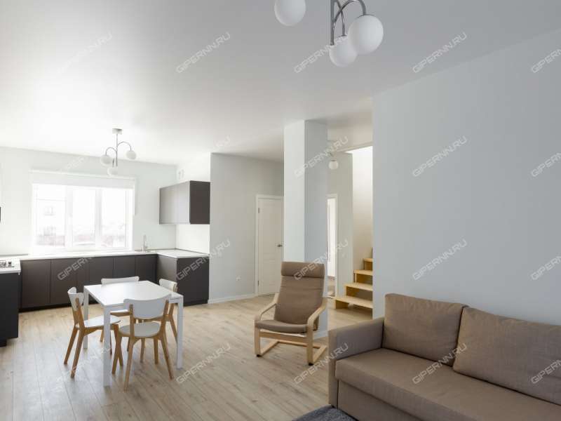 дом на 2-й Цветочной улице деревня Крутая