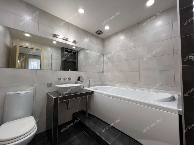 трёхкомнатная квартира на Большой Покровской улице дом 35а